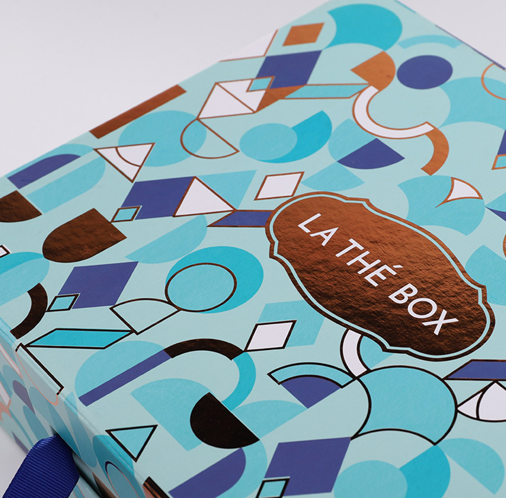 Suitcase Like Gift Box with Handle