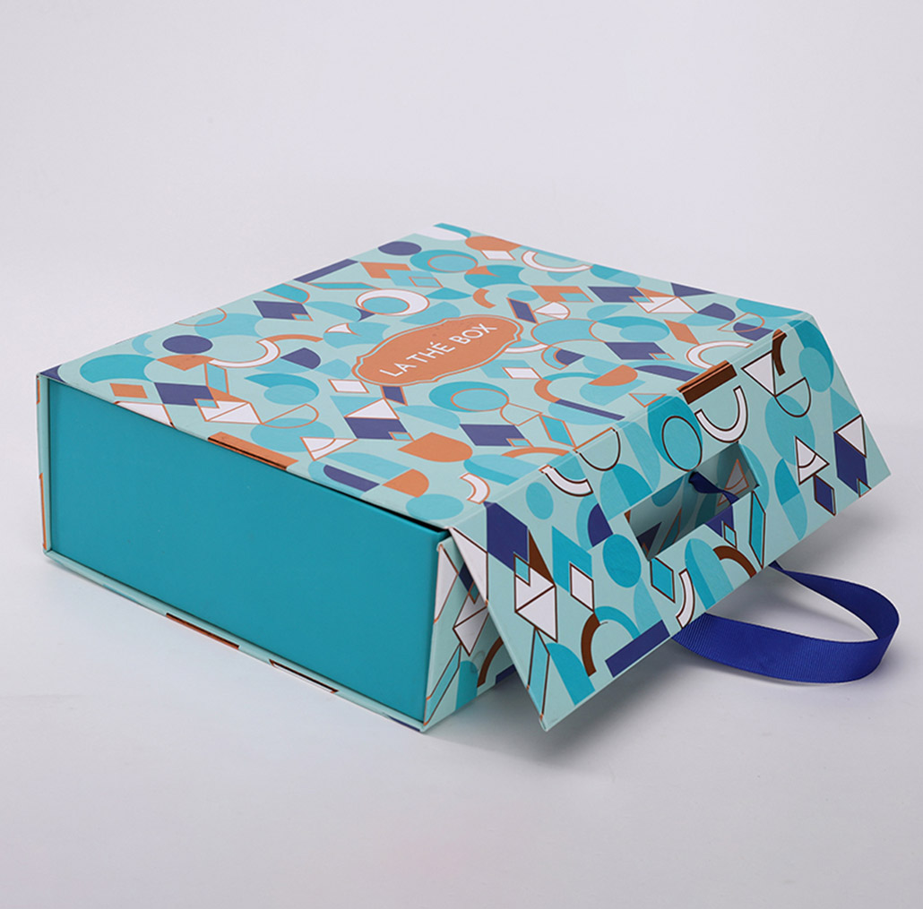 Suitcase Like Gift Box with Handle