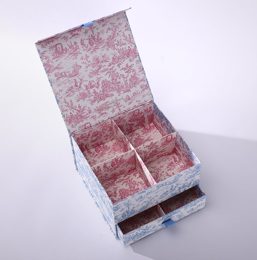 Luxury Gift Box with Customized Design