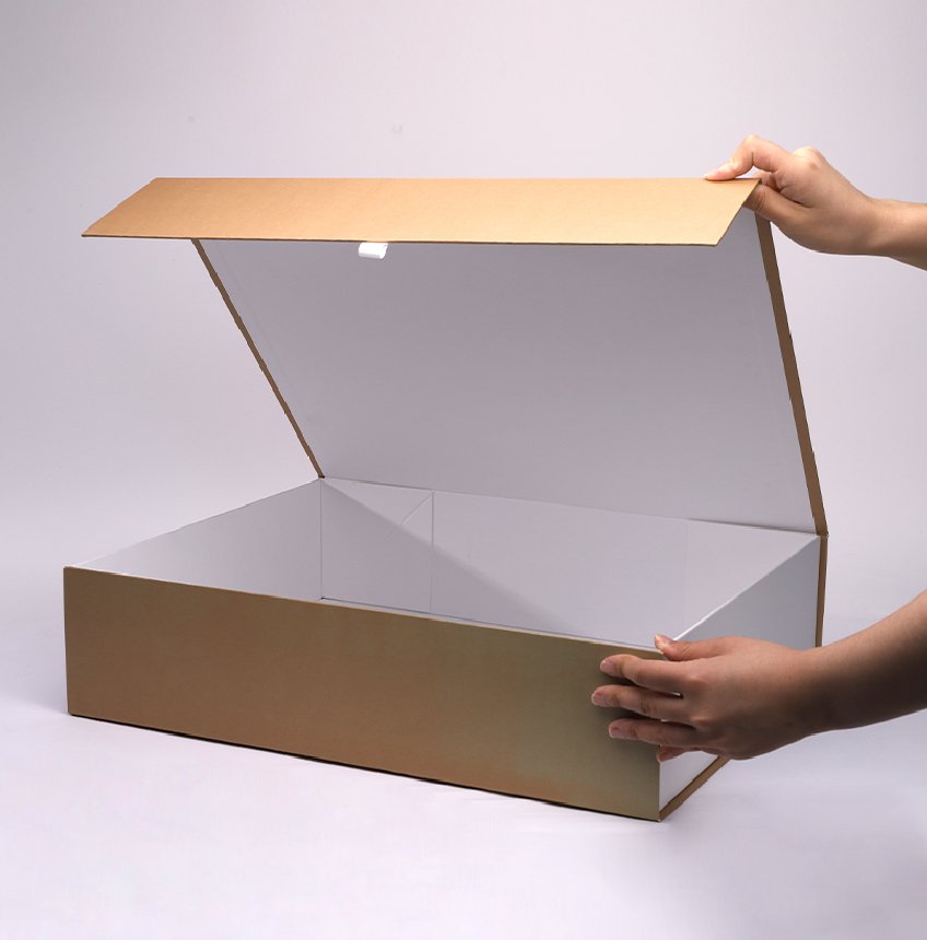 Large One Piece Box with Magnet