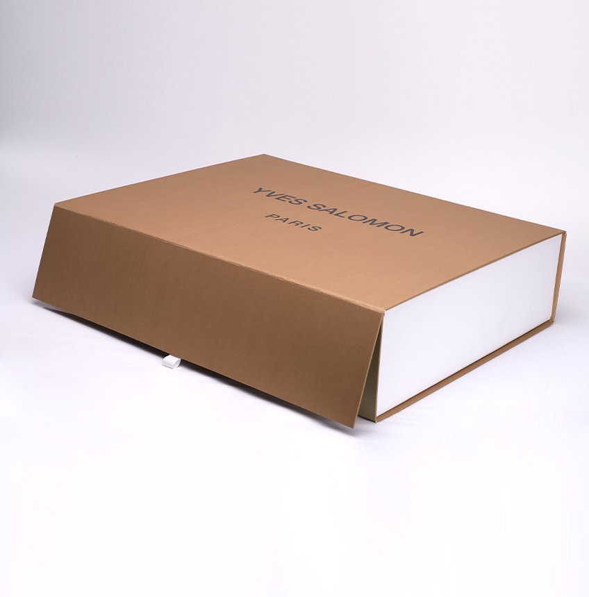 Large One Piece Box with Magnet
