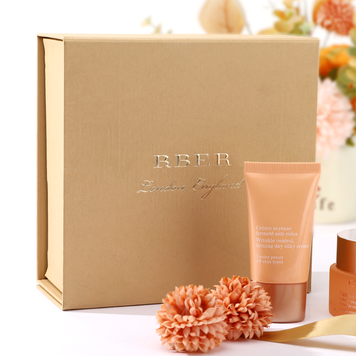 Magnetic Close Gift Box with Ribbon