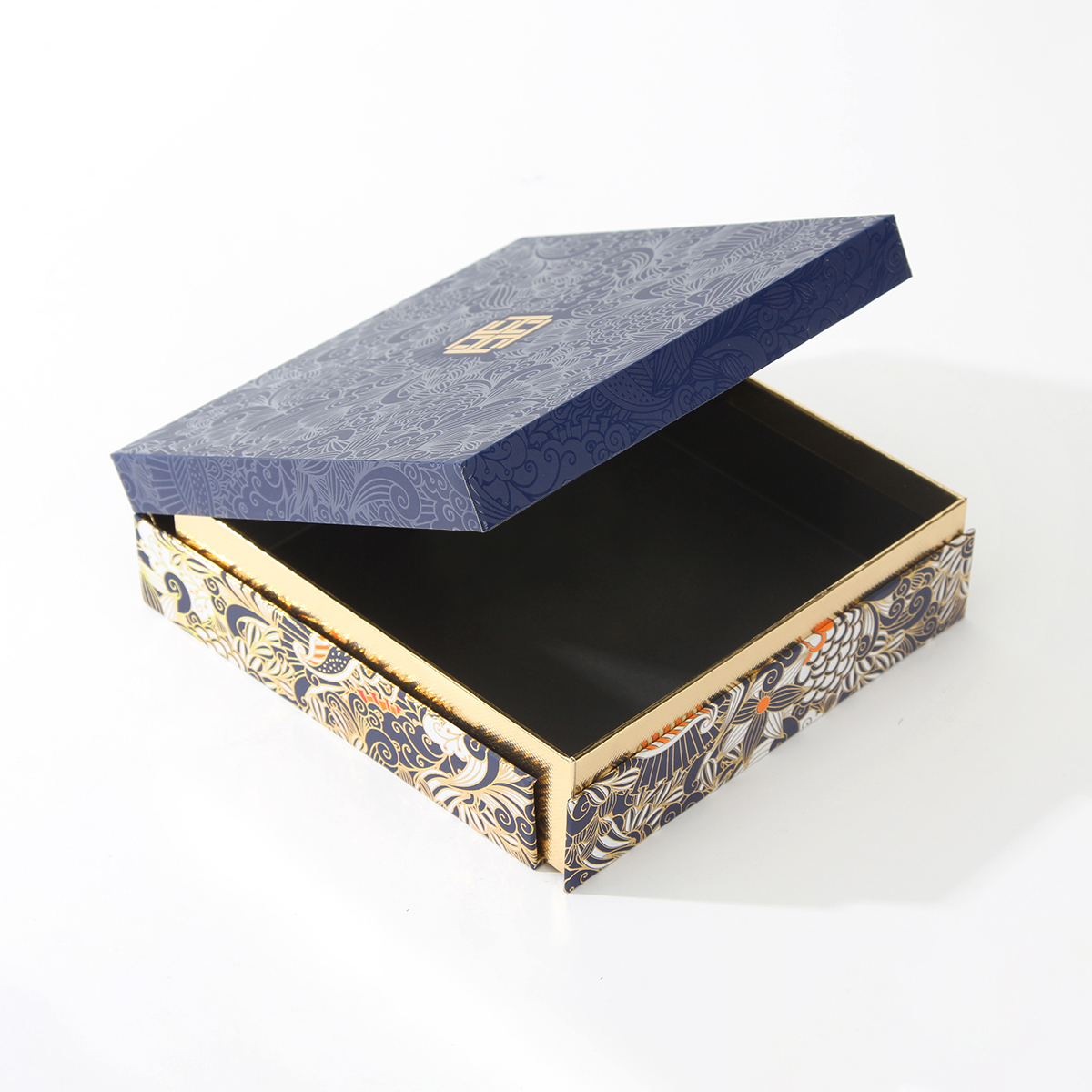Automatic lifting perfume packaging