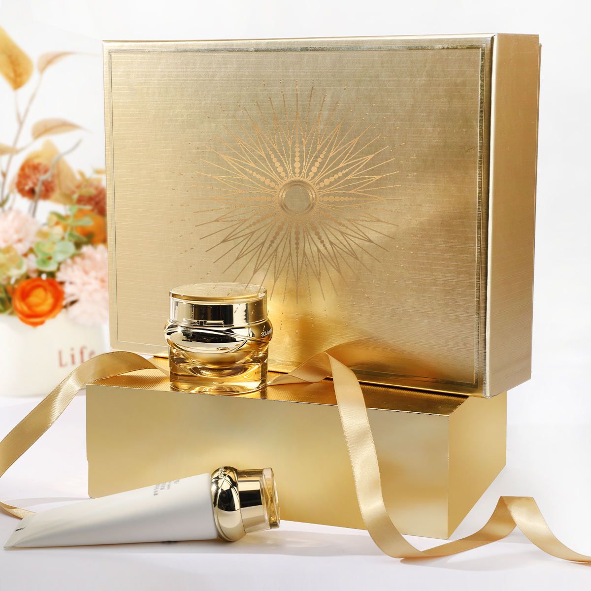 Luxury cosmetic box Valentine gift box